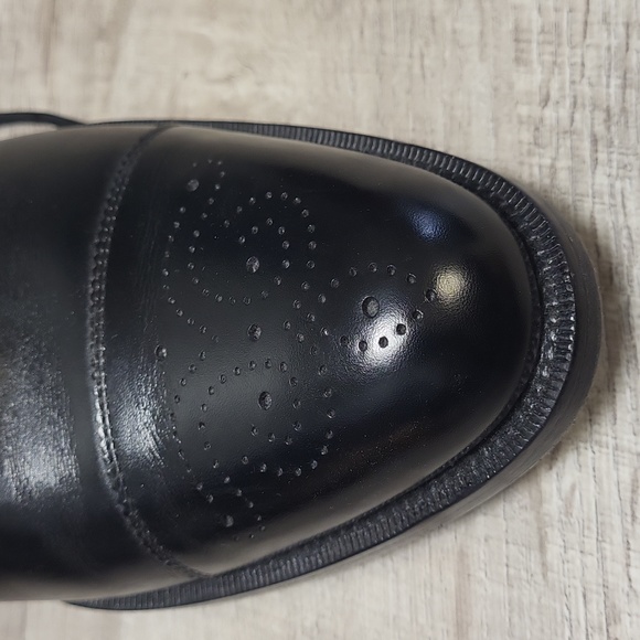 GOYA Black leather Salvatore Ferragamo captoe brogue Oxford. Size 10M US / 33 EU - Picture 5 of 8